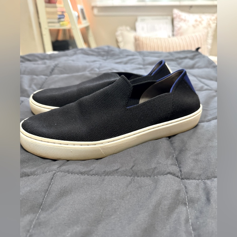 Rothy’s The Original Slip On Sneaker Black. Women’s 7.5 - $19